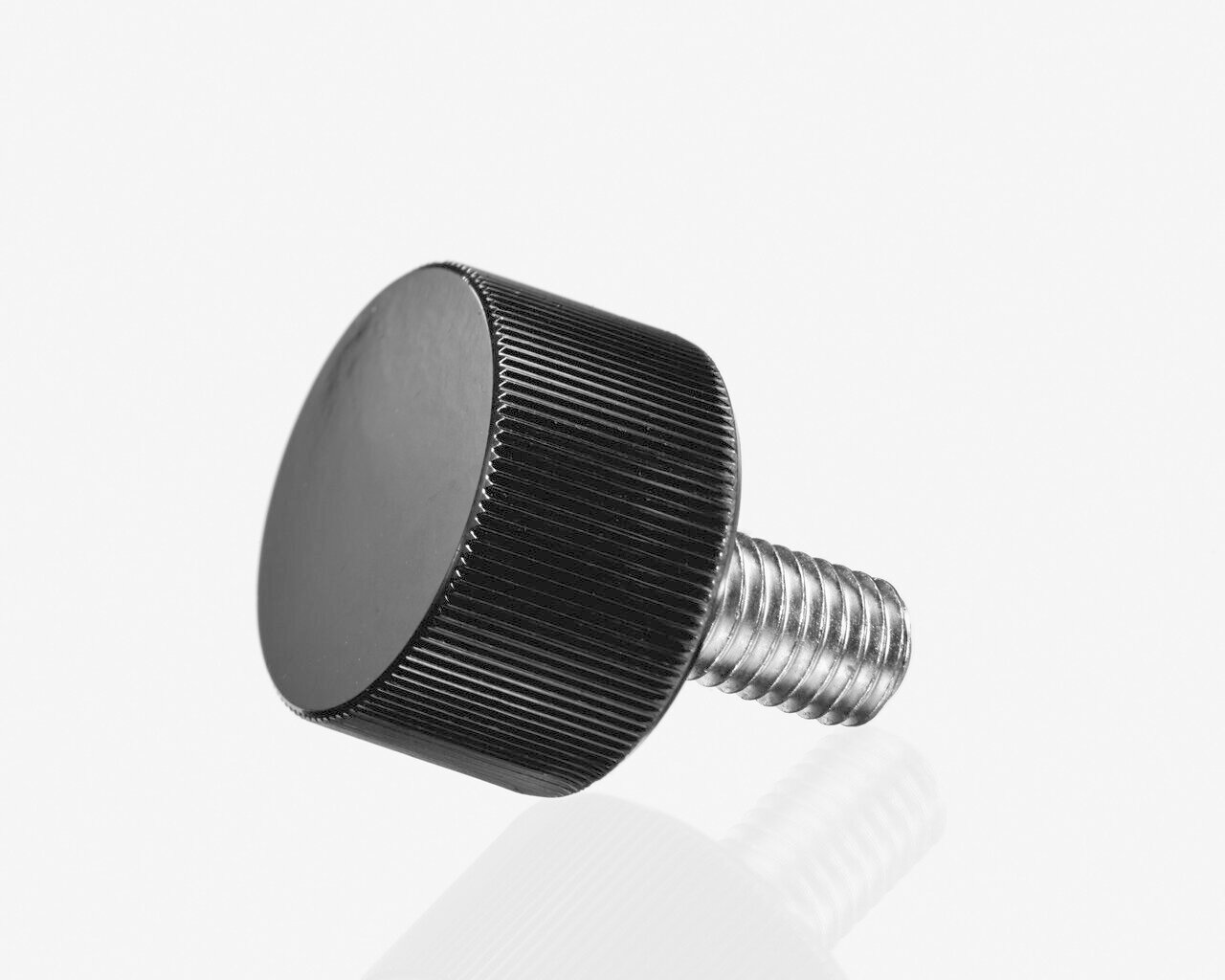 Knurled Screw 0700 A